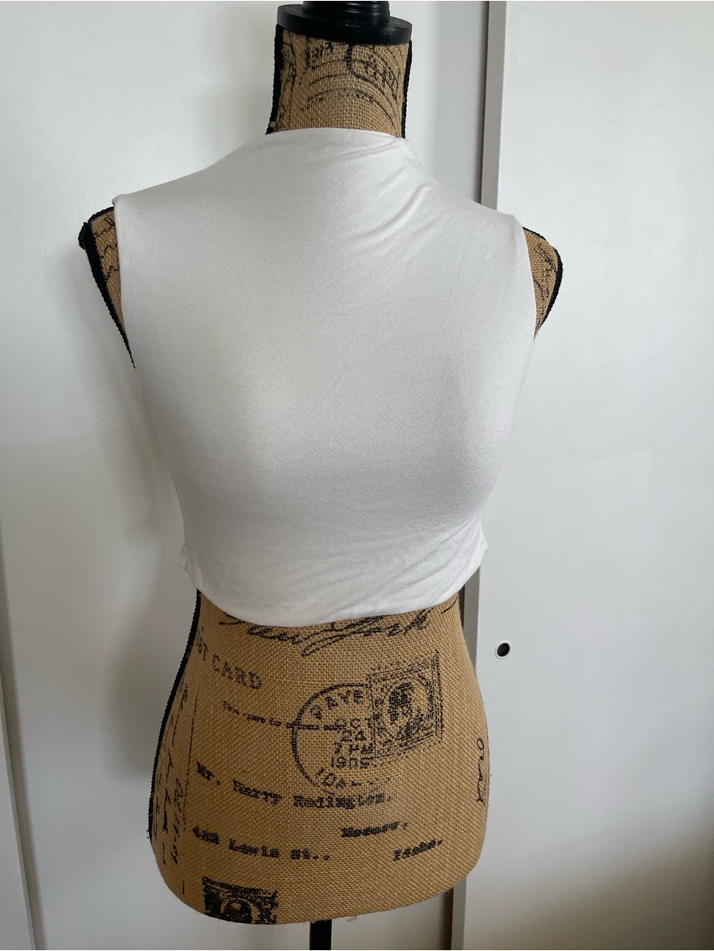 naked wardrobe White Sleeveless Cropped Tank